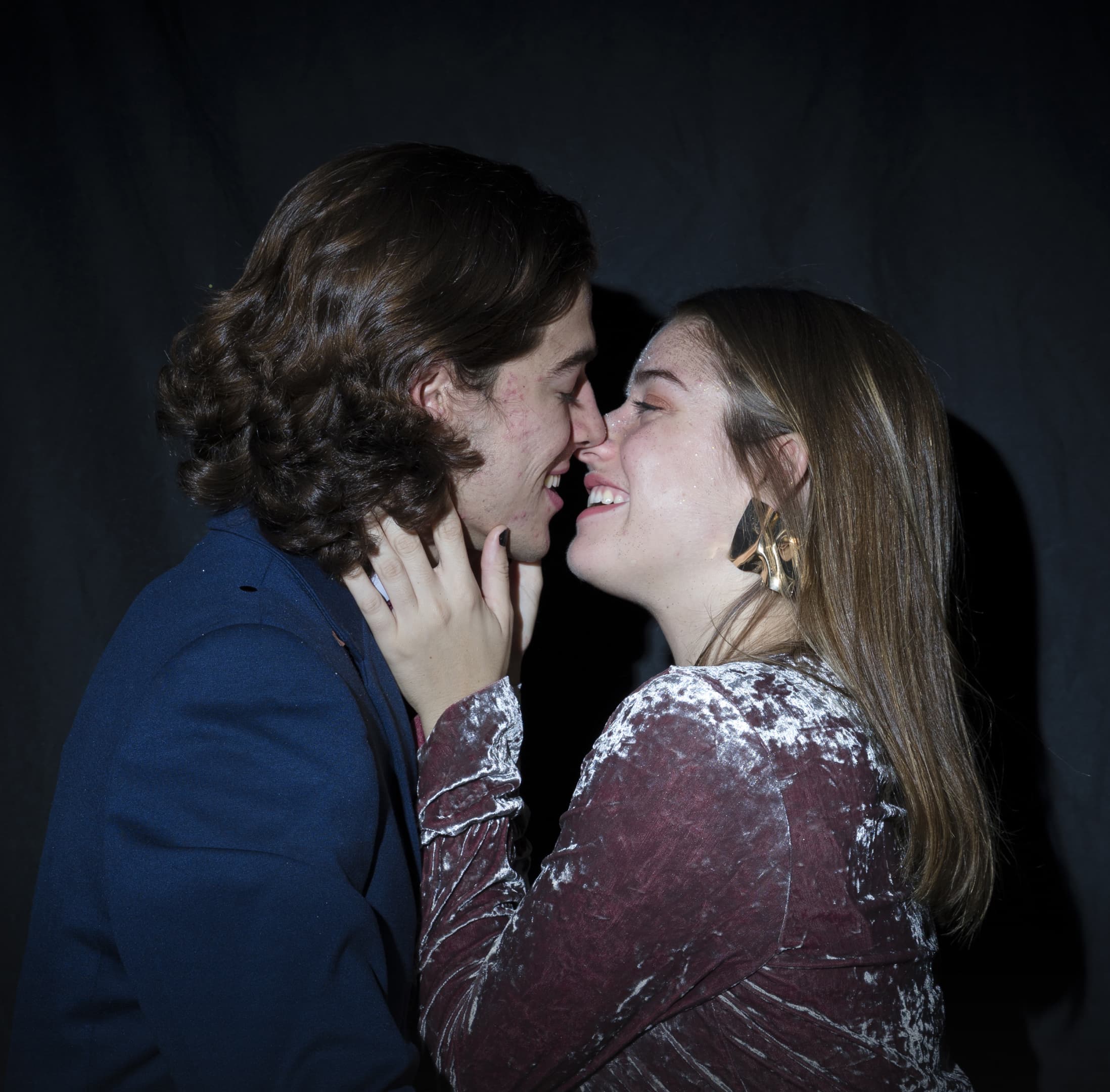 Couple sharing a romantic moment — The Honest Elite
